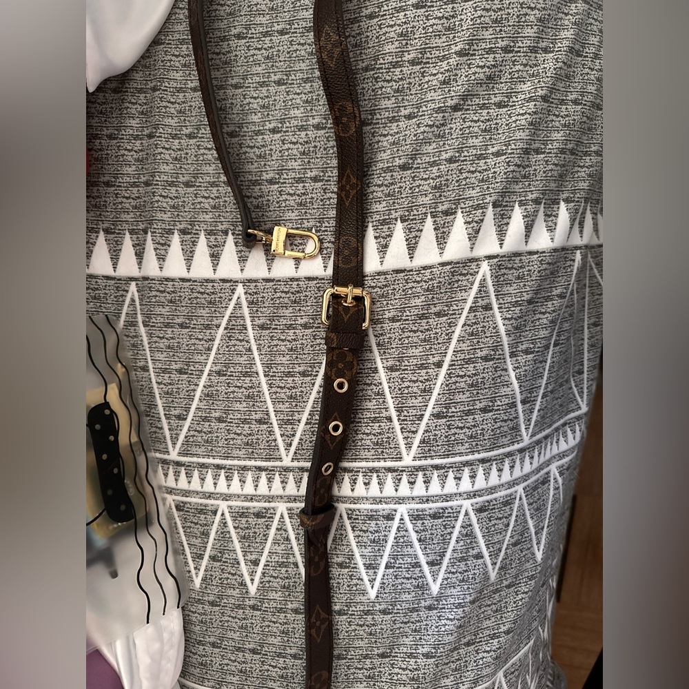 Non branded strap